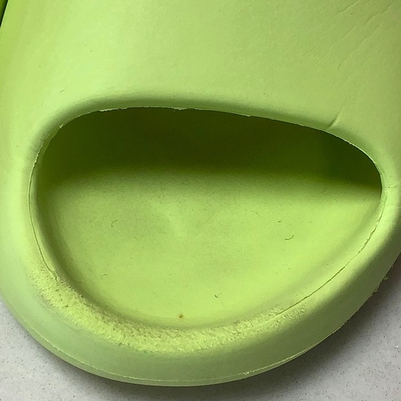 Yeezy Glow Green Slides - Picture 6 of 11